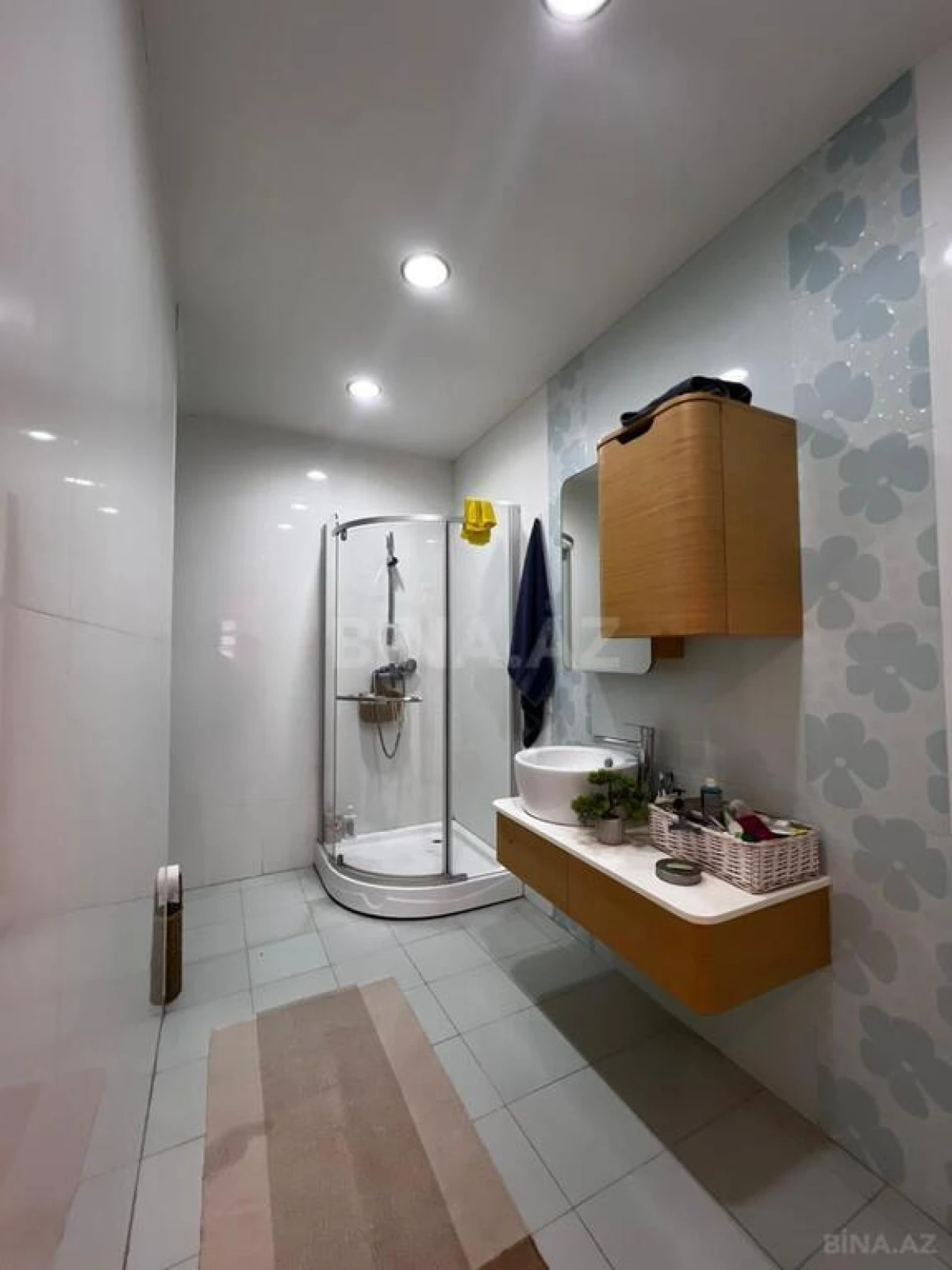 Satılır 6 otaqlı mənzil 432 m²