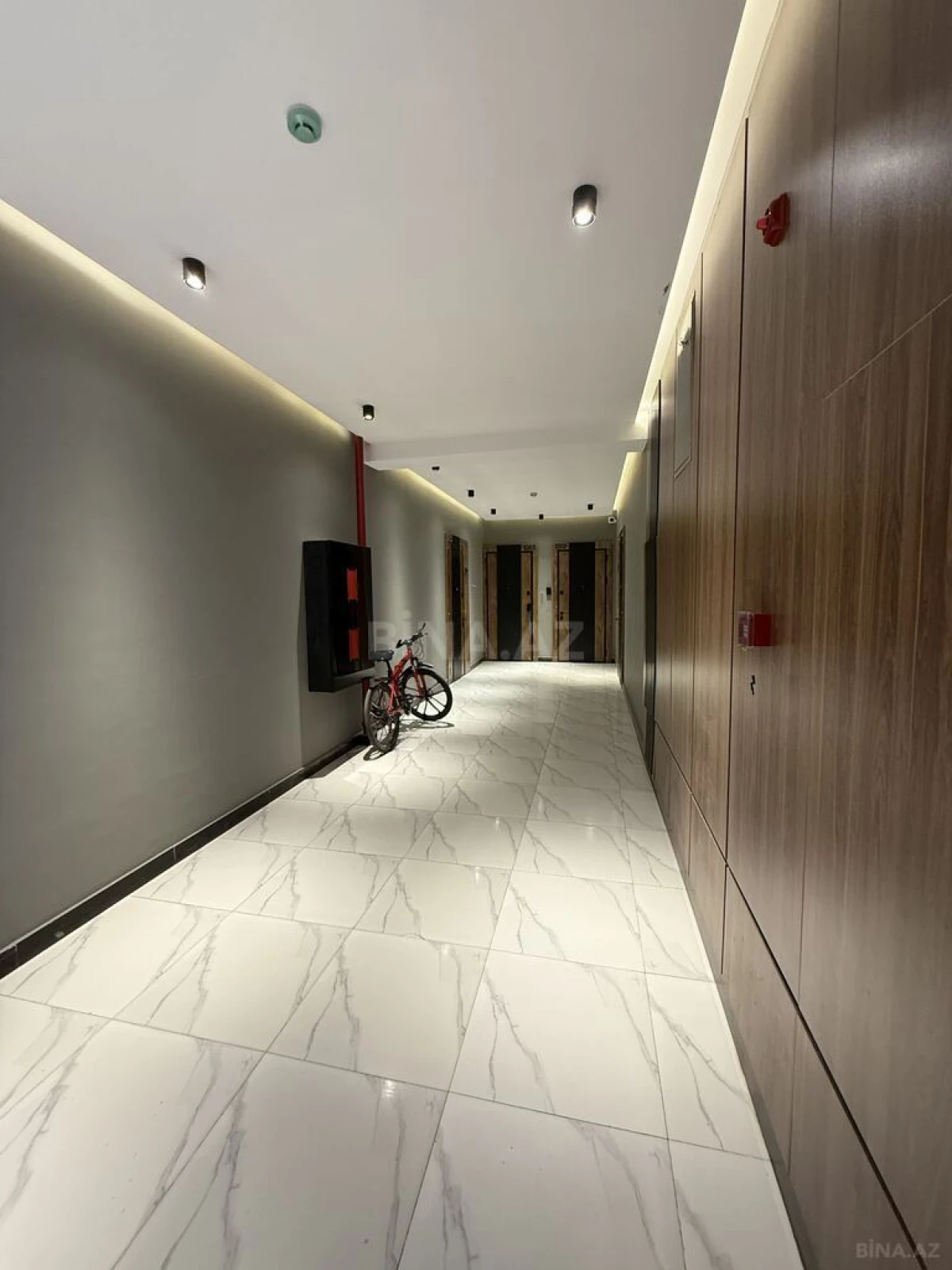 Satılır 1 otaqlı mənzil 65.6 m²