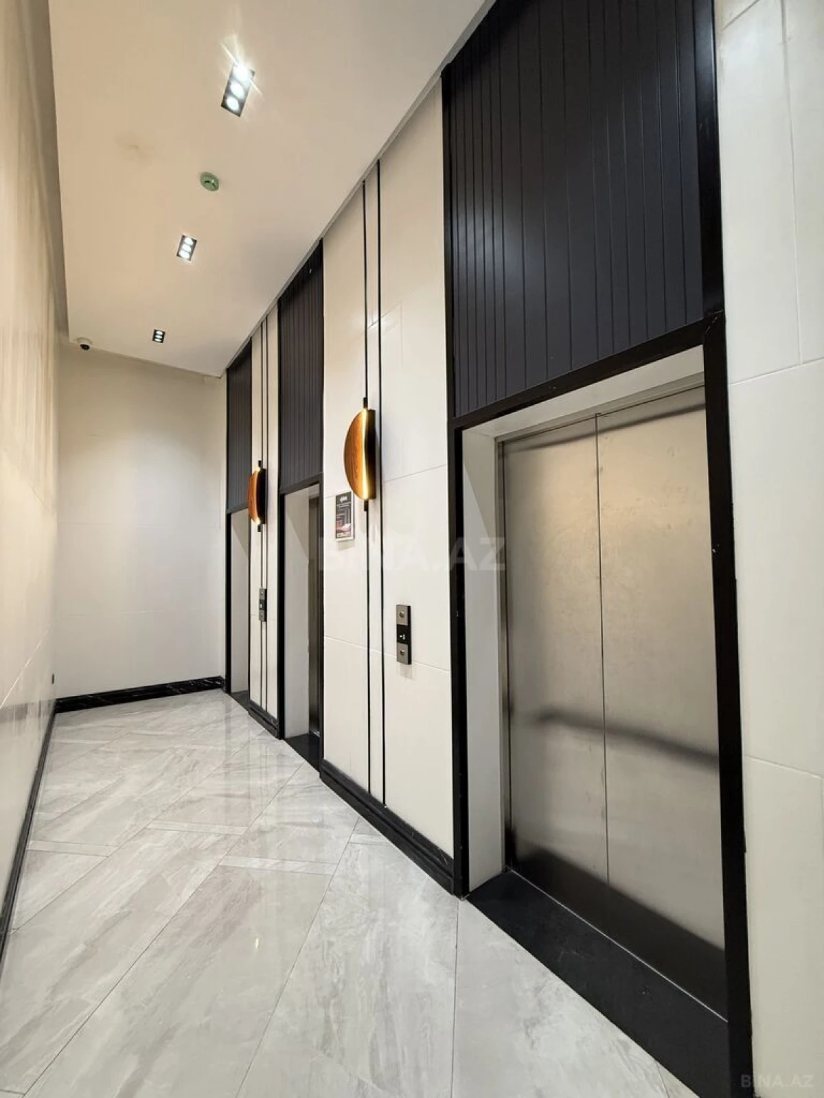 Satılır 1 otaqlı mənzil 65.6 m²