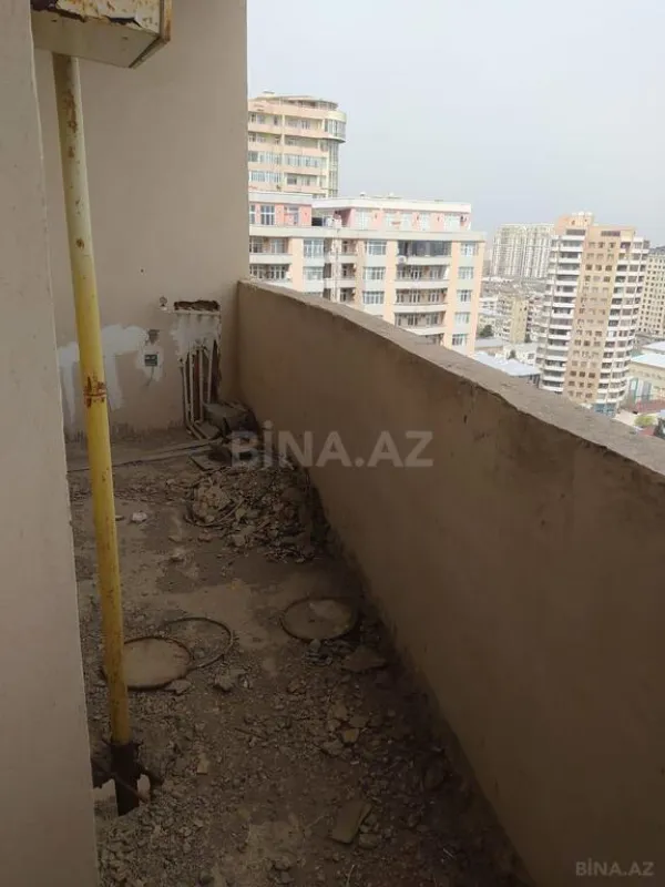 Satılır 2 otaqlı mənzil 111 m²