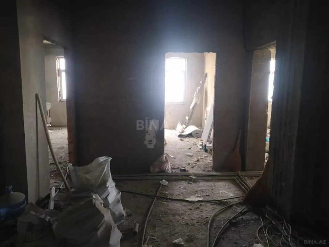 Satılır 2 otaqlı mənzil 111 m²