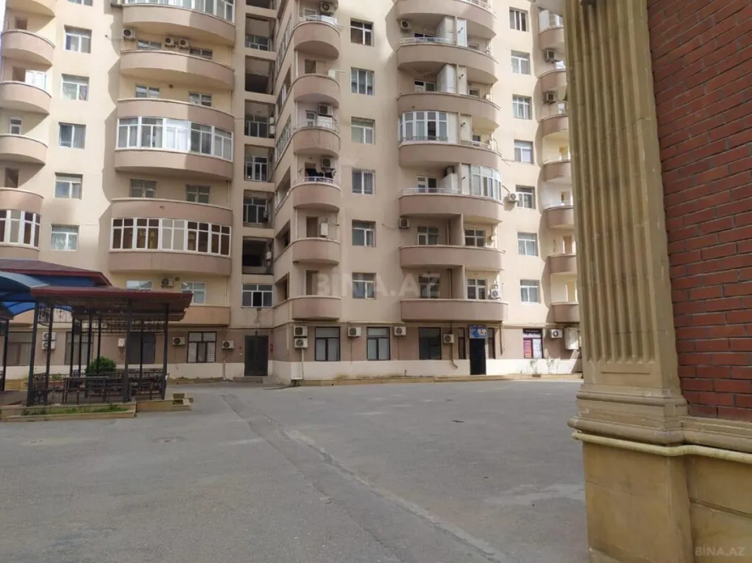 Satılır 2 otaqlı mənzil 111 m²