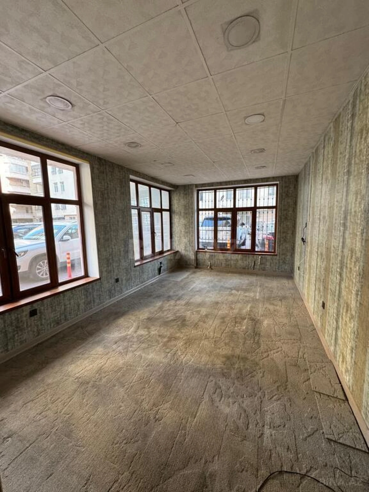 Kirayə verilir obyekt 150 m²