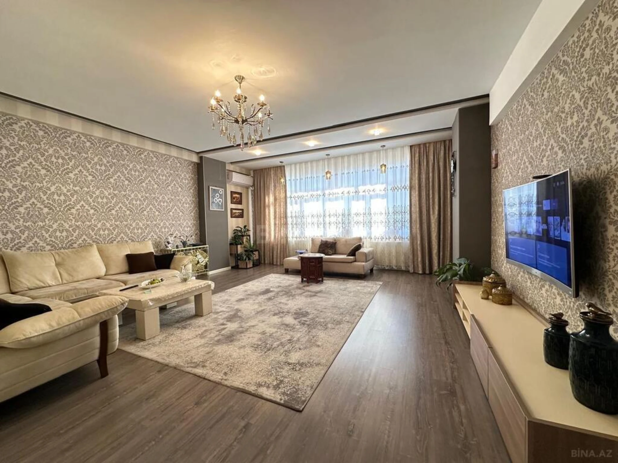 Satılır 3 otaqlı mənzil 137 m²