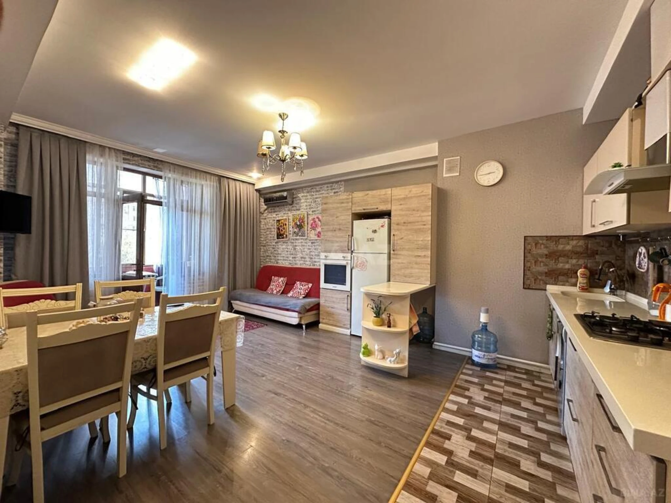 Satılır 3 otaqlı mənzil 137 m²