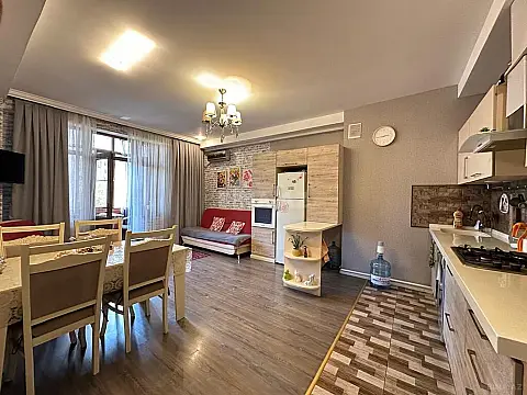 Satılır 3 otaqlı mənzil 137 m²