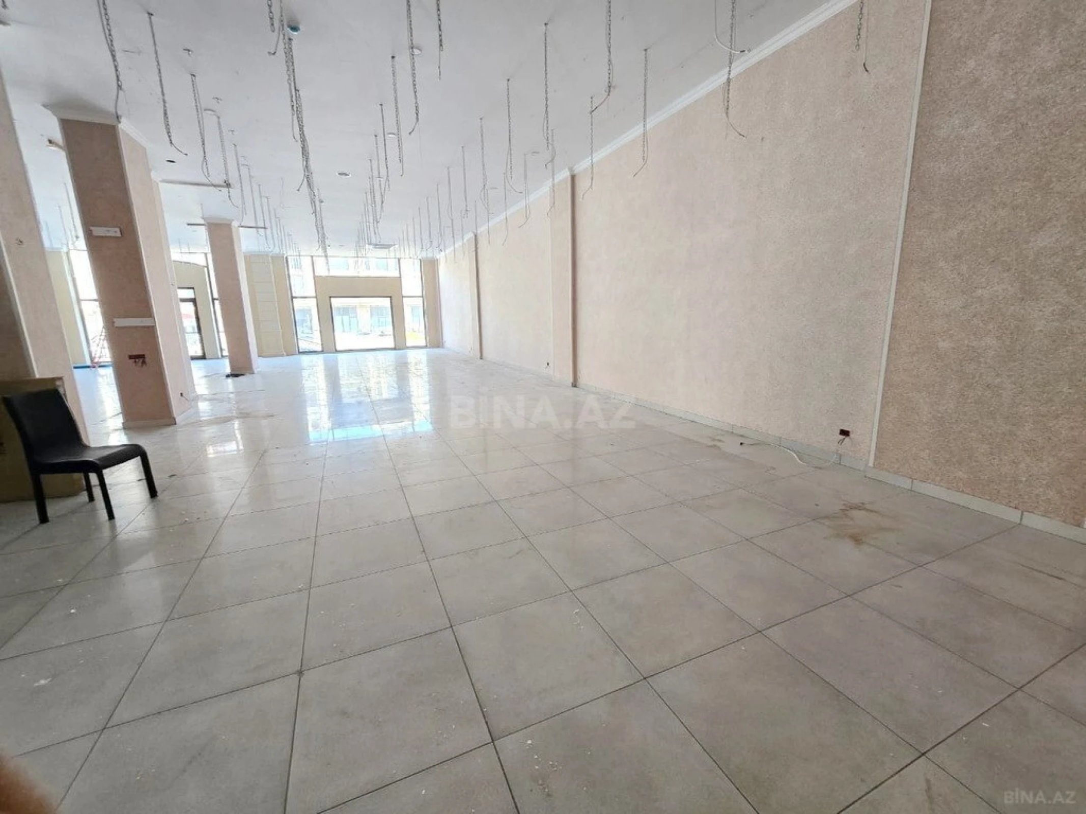 Kirayə verilir obyekt 940 m²