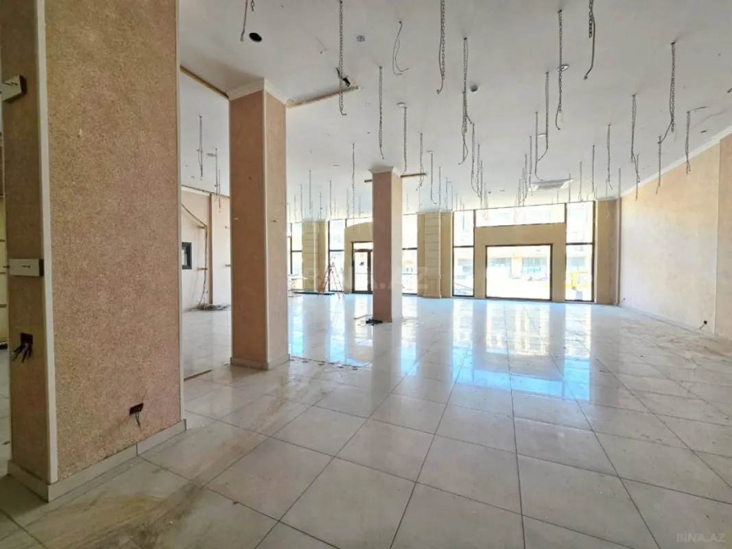 Kirayə verilir obyekt 940 m²