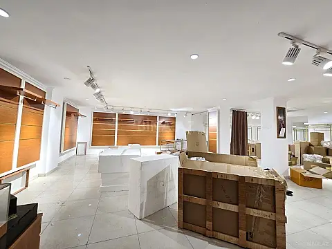 Kirayə verilir obyekt 940 m²