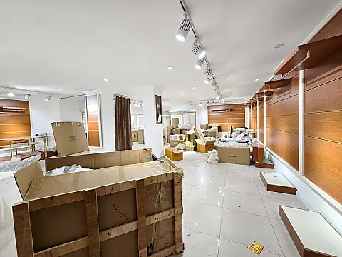 Kirayə verilir obyekt 940 m²