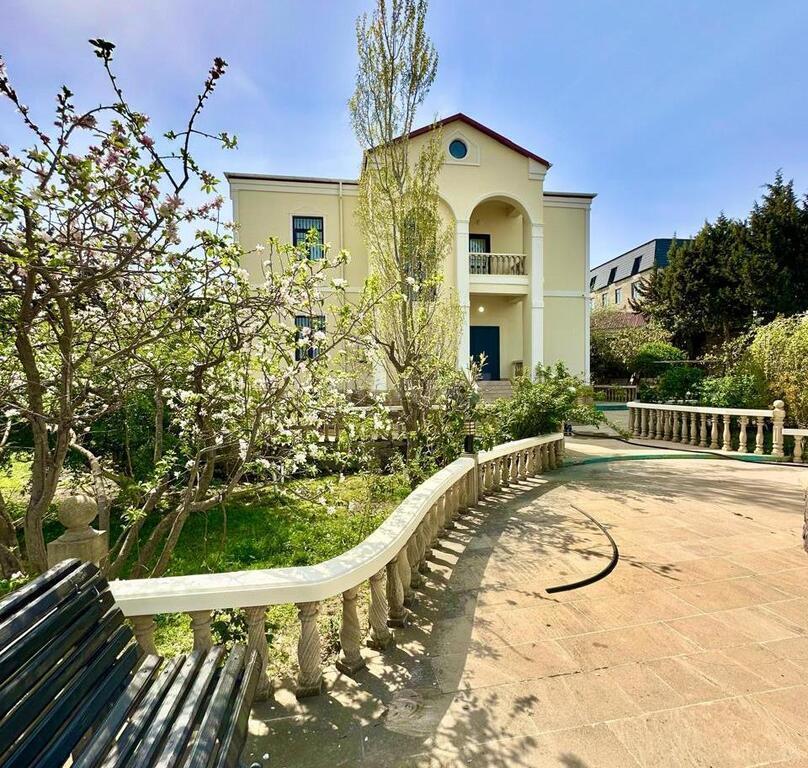 Kirayə verilir 5 otaqlı həyət evi 400 m² — Bakı, Badamdar 5 otaq 400.00 m²