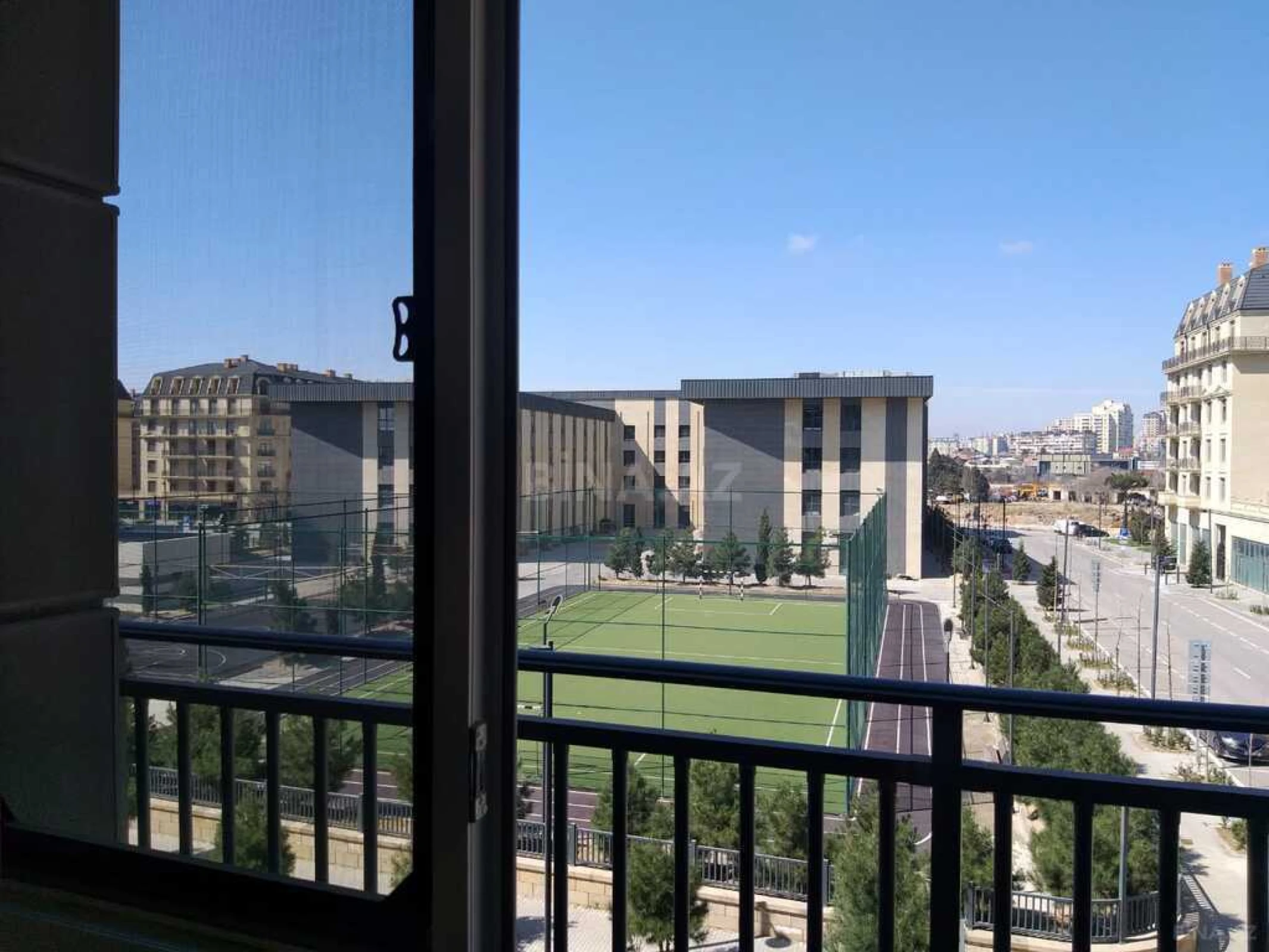 Satılır 2 otaqlı mənzil 82 m²