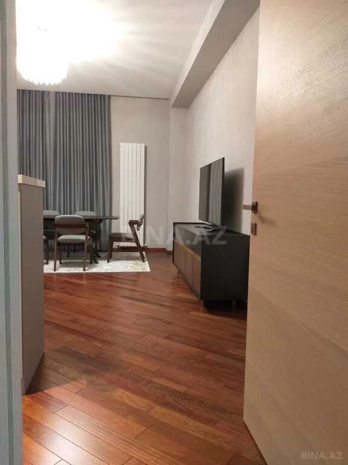 Satılır 2 otaqlı mənzil 82 m²