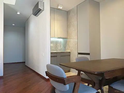 Satılır 2 otaqlı mənzil 82 m²