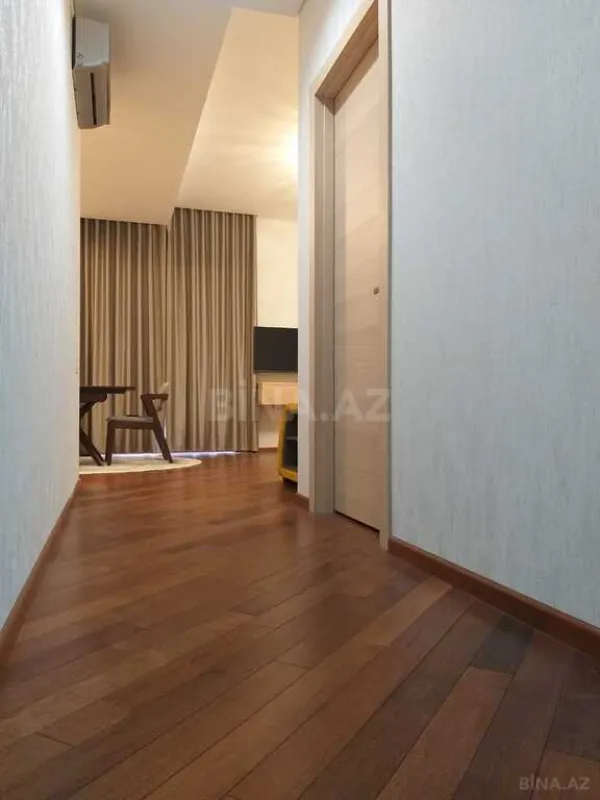 Satılır 2 otaqlı mənzil 82 m²