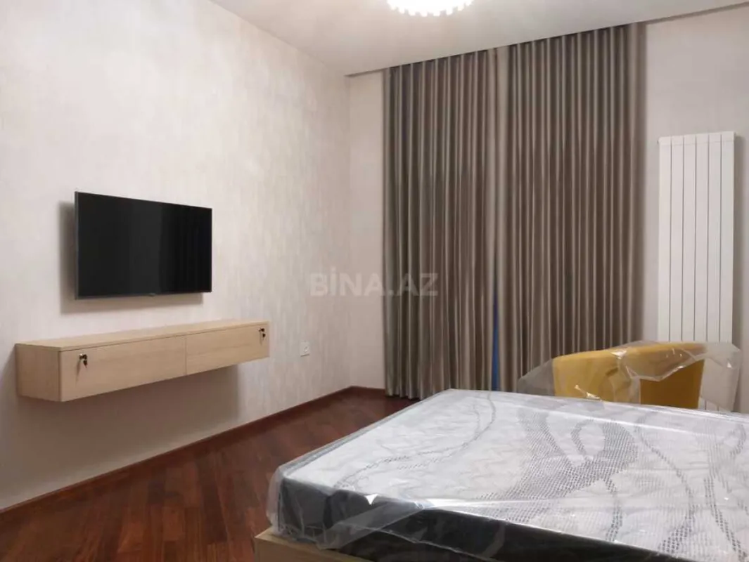 Satılır 2 otaqlı mənzil 82 m²