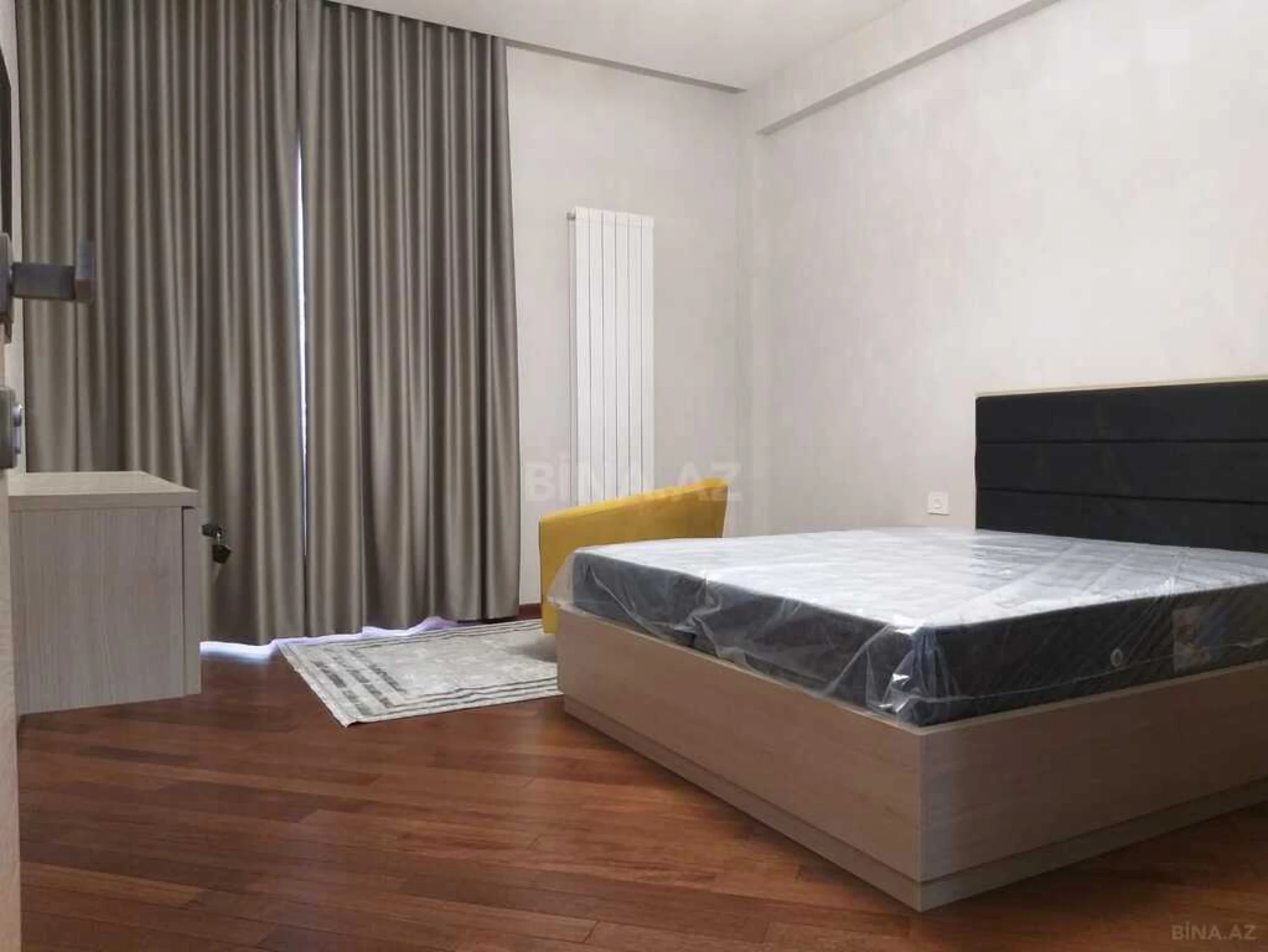 Satılır 2 otaqlı mənzil 82 m²