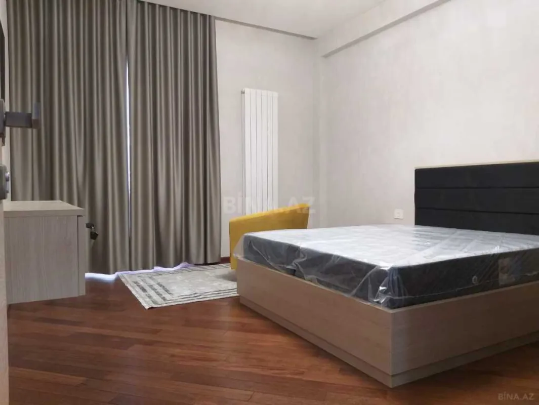 Satılır 2 otaqlı mənzil 82 m²