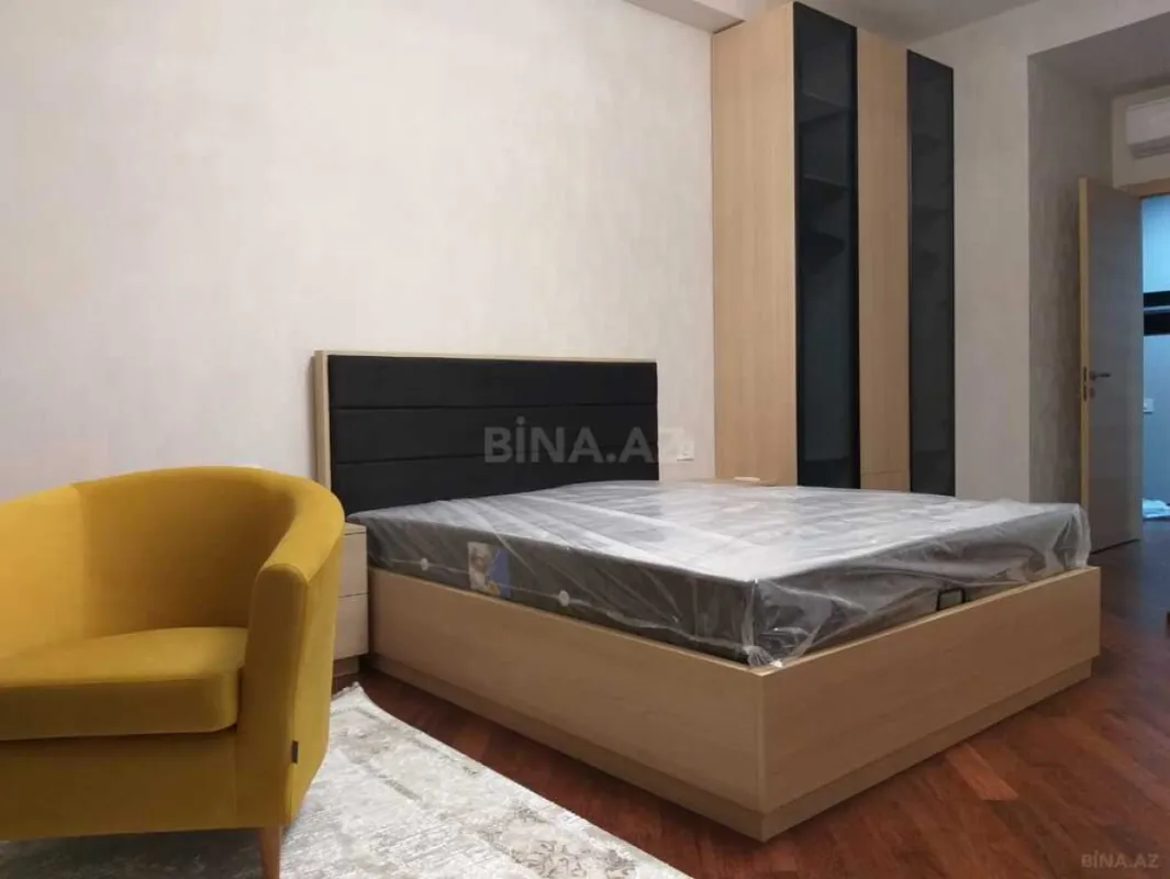 Satılır 2 otaqlı mənzil 82 m²