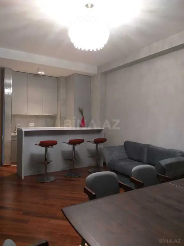 Satılır 2 otaqlı mənzil 82 m²