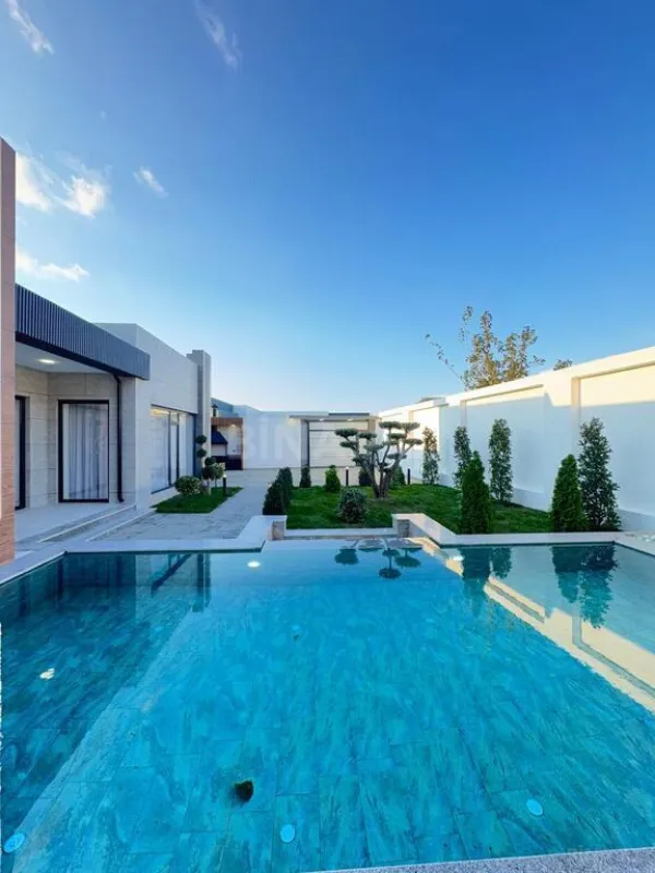 Satılır 6 otaqlı həyət evi 280 m²