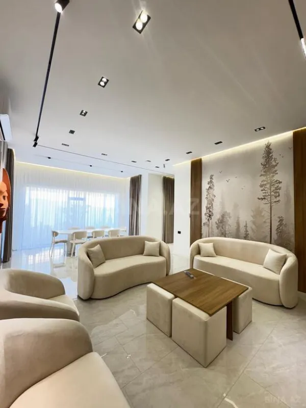 Satılır 6 otaqlı həyət evi 280 m²