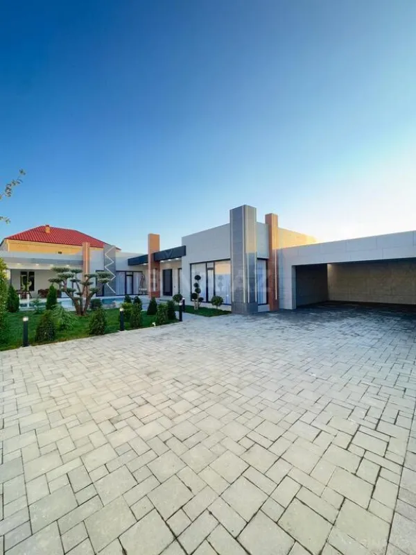 Satılır 6 otaqlı həyət evi 280 m²