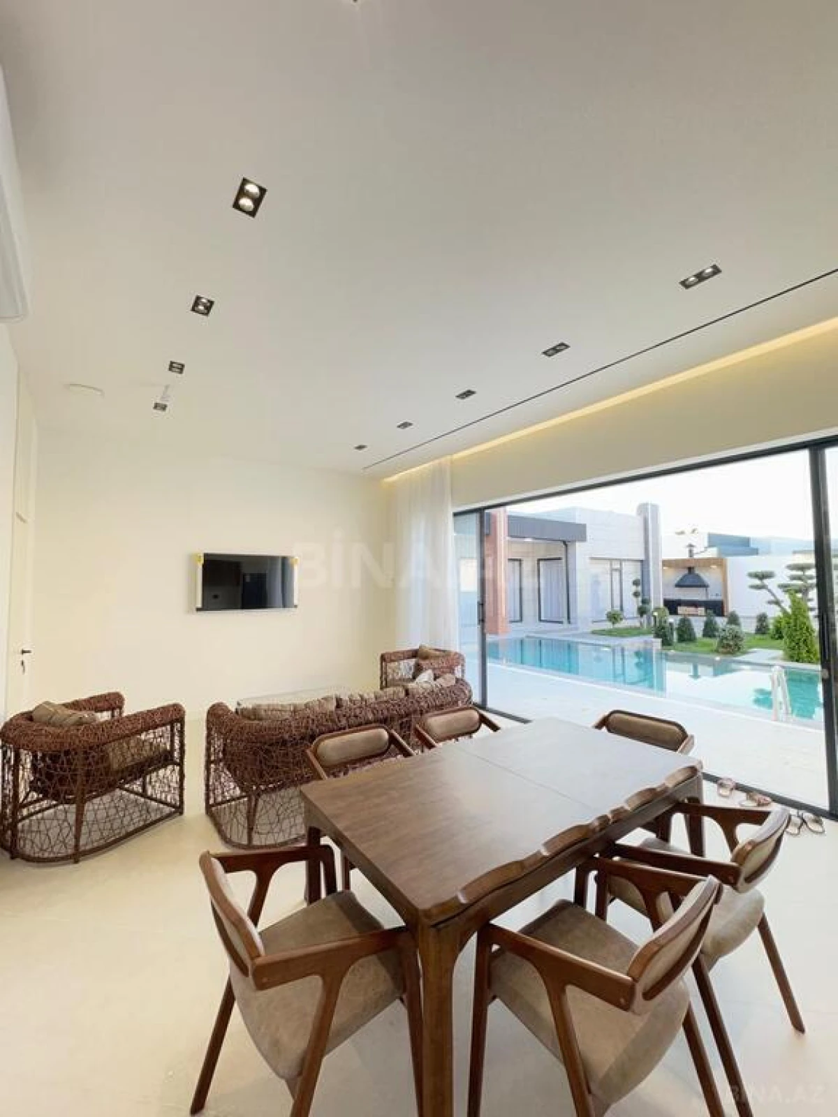 Satılır 6 otaqlı həyət evi 280 m²