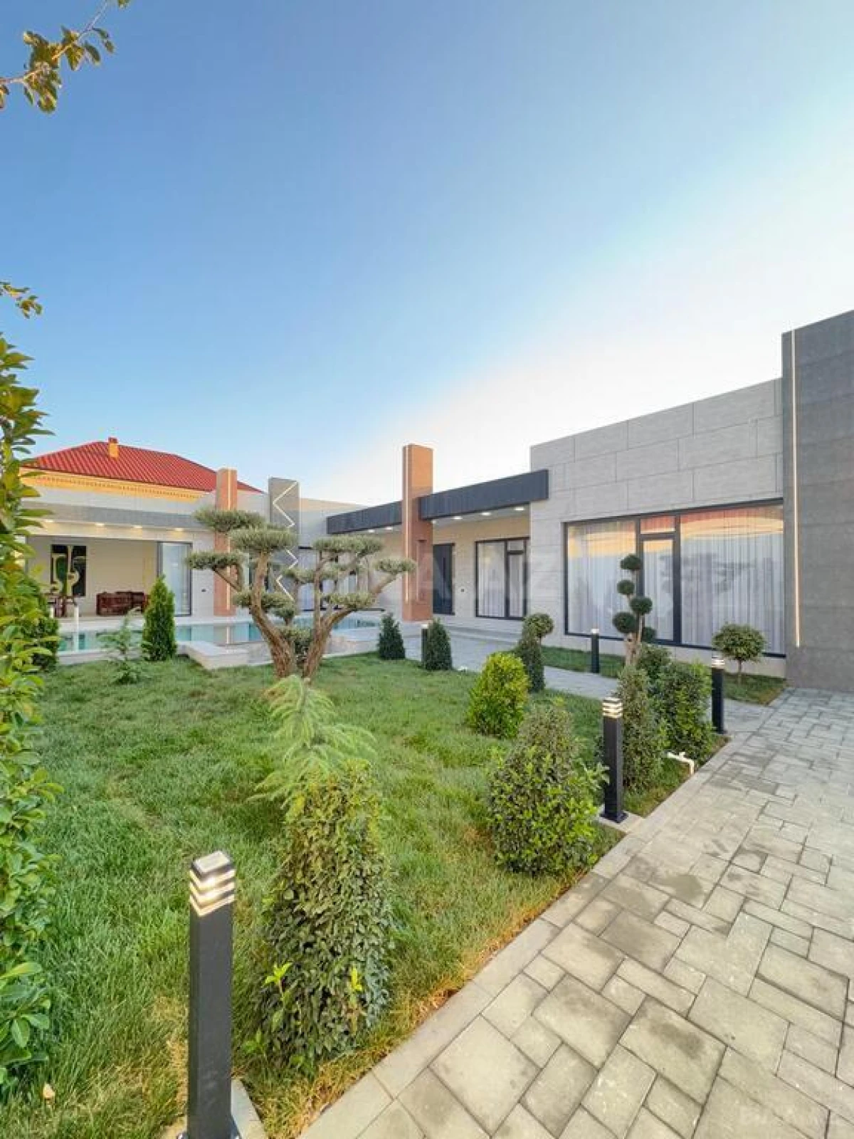 Satılır 6 otaqlı həyət evi 280 m²