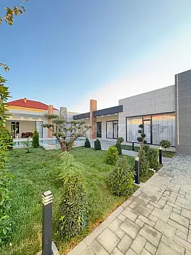 Satılır 6 otaqlı həyət evi 280 m²