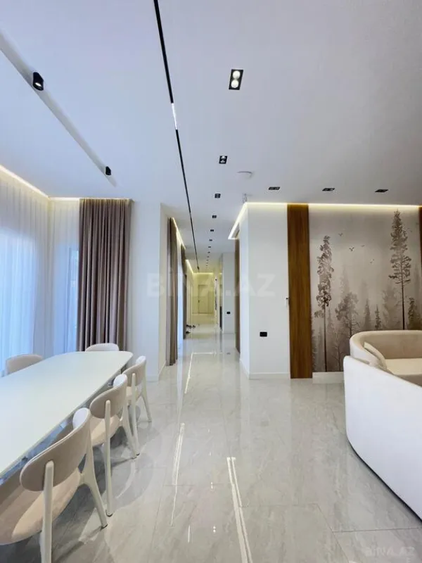 Satılır 6 otaqlı həyət evi 280 m²