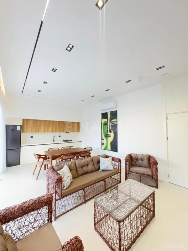 Satılır 6 otaqlı həyət evi 280 m²