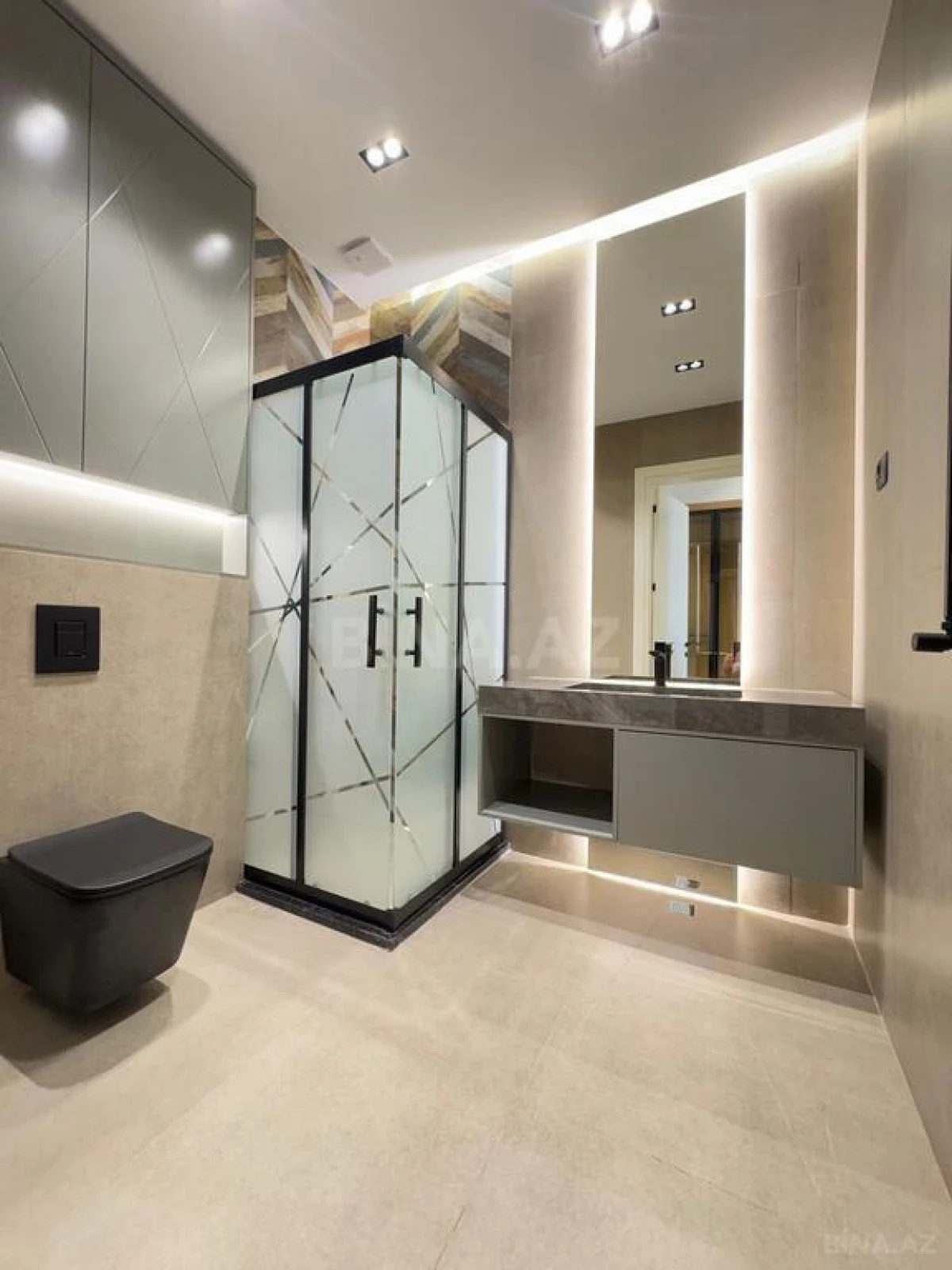 Satılır 6 otaqlı həyət evi 280 m²