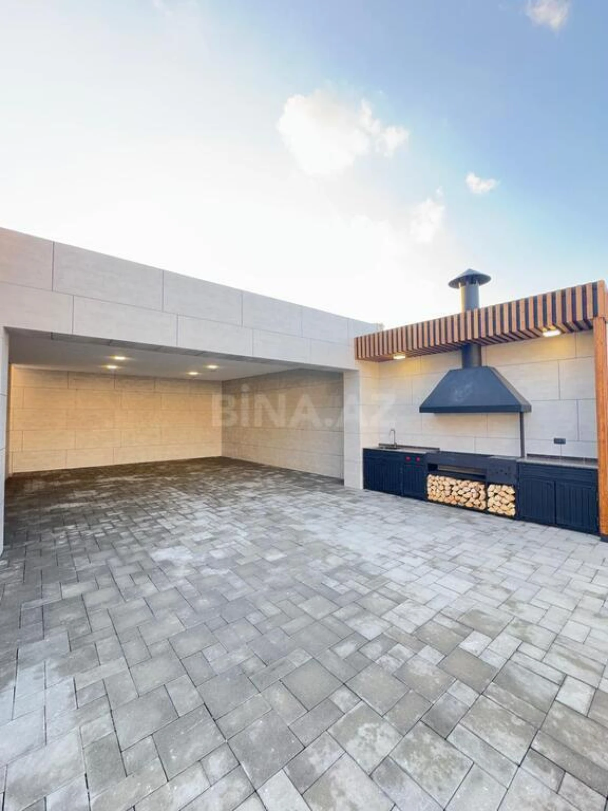 Satılır 6 otaqlı həyət evi 280 m²