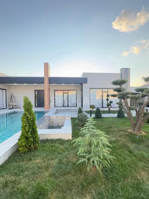 Satılır 6 otaqlı həyət evi 280 m²