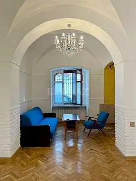 Kirayə verilir 5 otaqlı ofis 110 m²