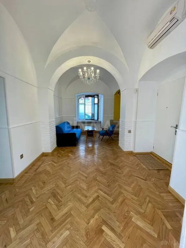 Kirayə verilir 5 otaqlı ofis 110 m²