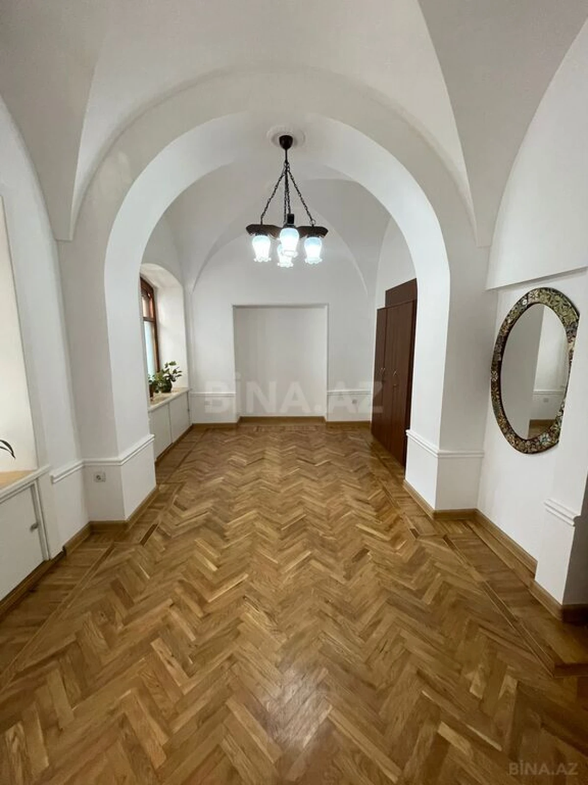 Kirayə verilir 5 otaqlı ofis 110 m²