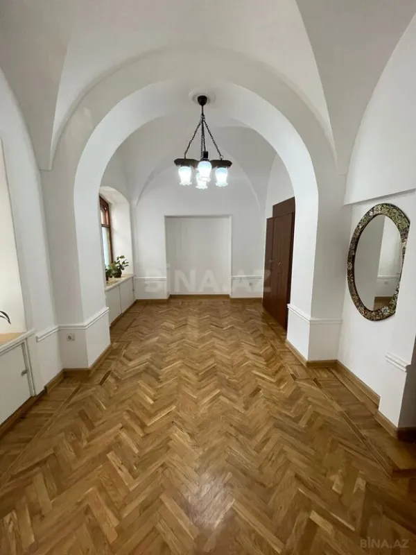 Kirayə verilir 5 otaqlı ofis 110 m²