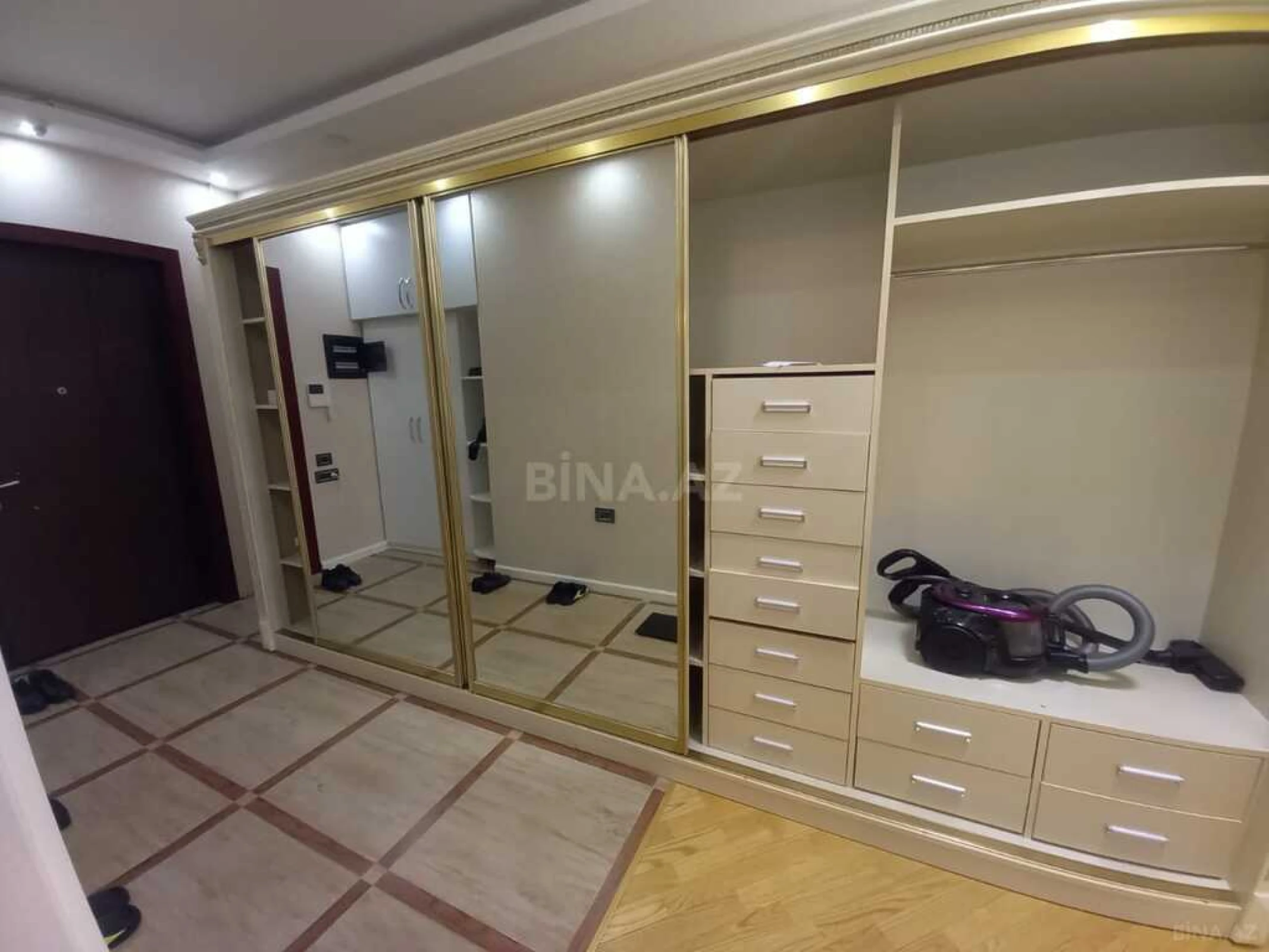 Kirayə verilir 3 otaqlı mənzil 120 m²