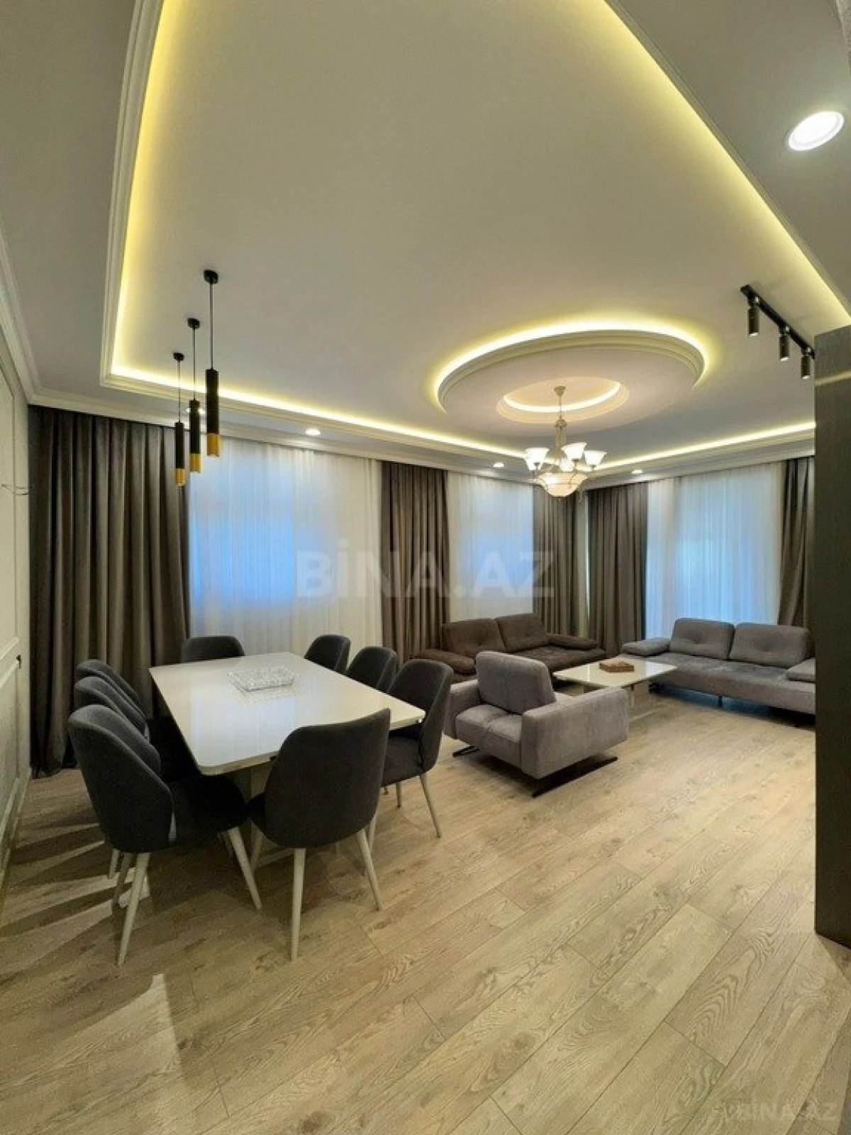 Satılır 4 otaqlı mənzil 178 m²