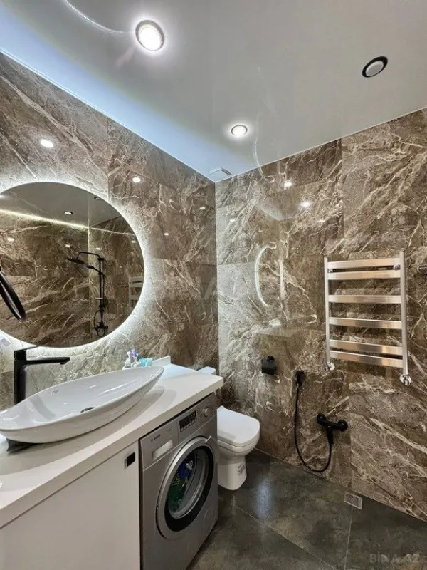 Satılır 4 otaqlı mənzil 178 m²