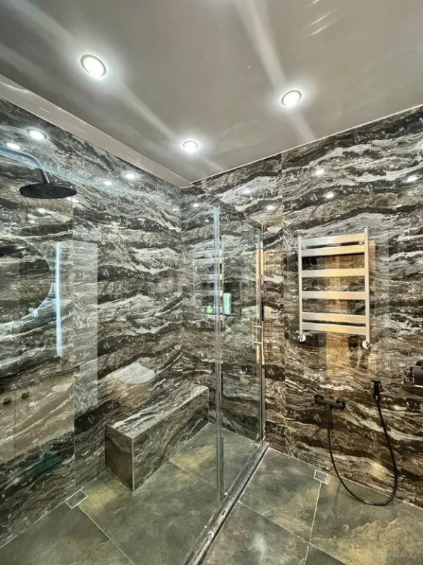 Satılır 4 otaqlı mənzil 178 m²