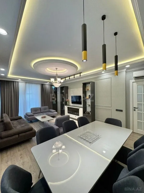 Satılır 4 otaqlı mənzil 178 m²