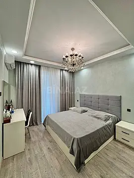 Satılır 4 otaqlı mənzil 178 m²