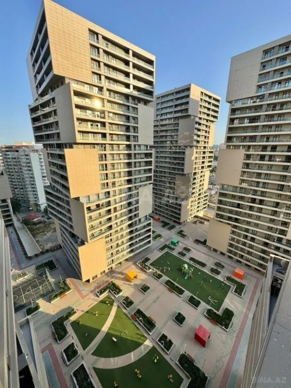 Satılır 4 otaqlı mənzil 178 m²