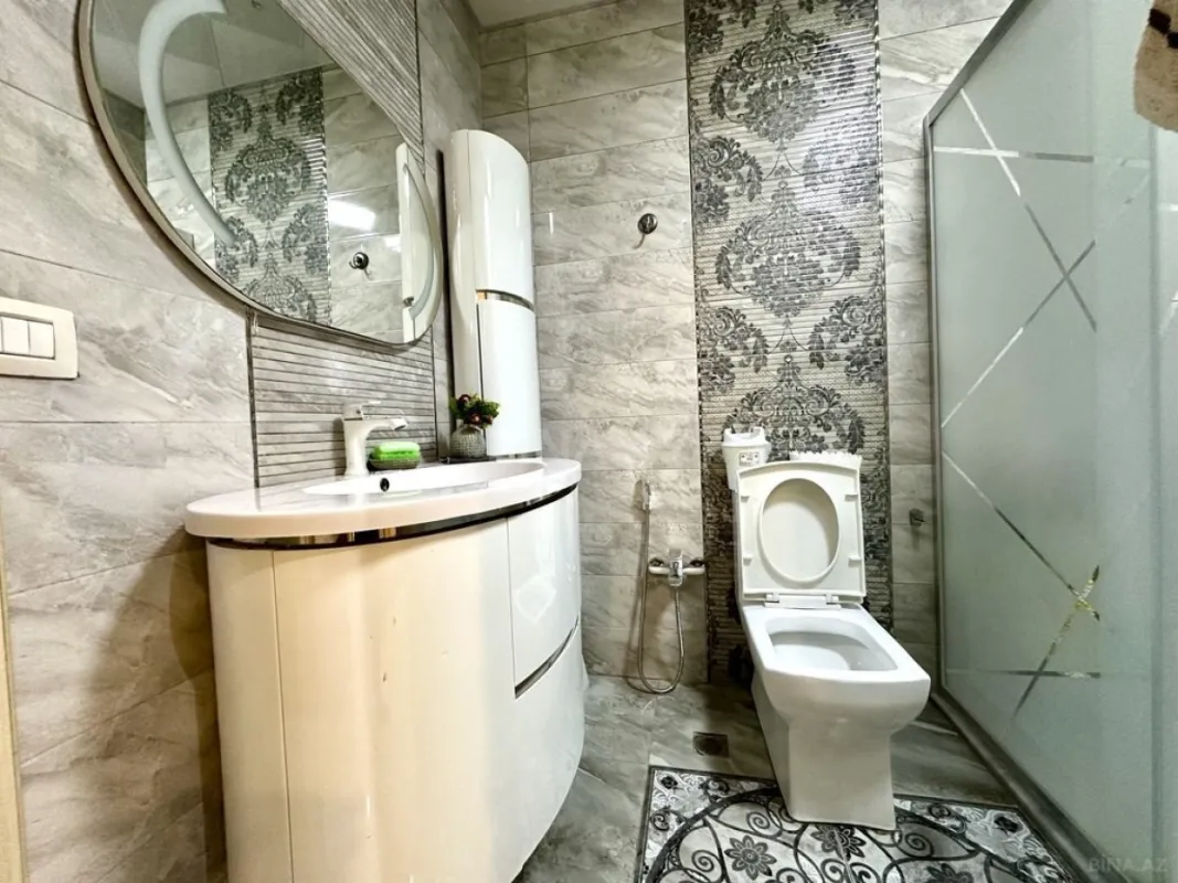 Satılır 4 otaqlı mənzil 120 m²