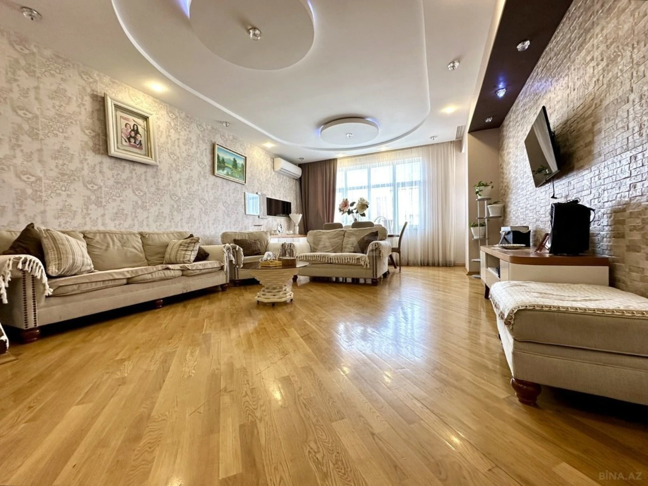 Satılır 4 otaqlı mənzil 120 m²