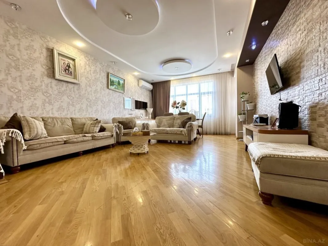 Satılır 4 otaqlı mənzil 120 m²