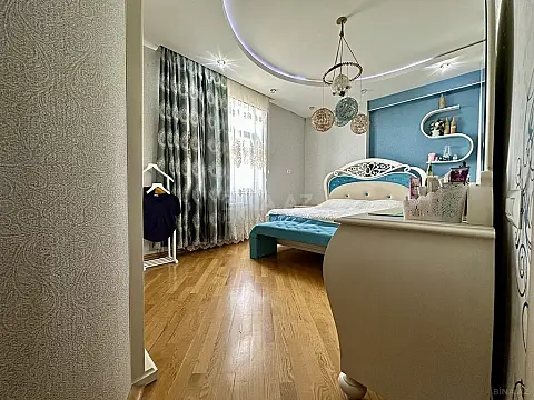 Satılır 4 otaqlı mənzil 120 m²